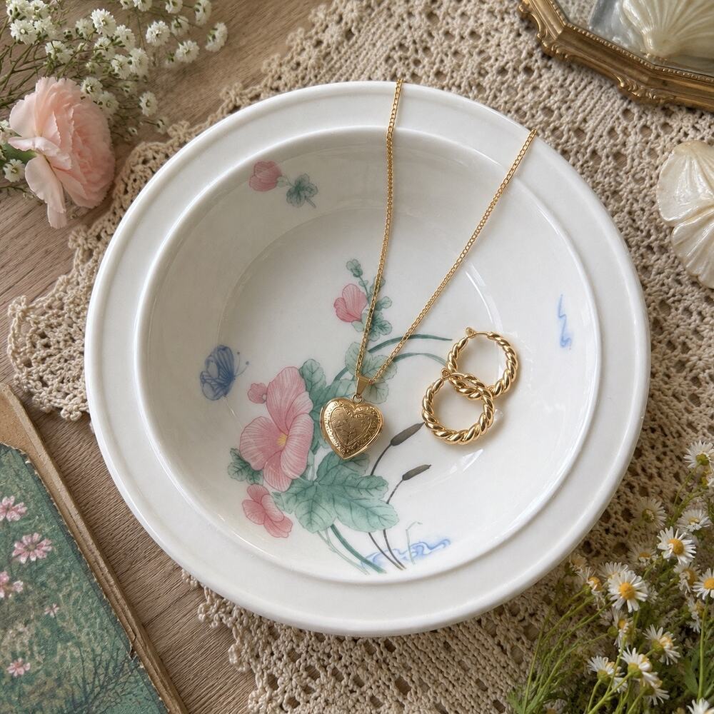 Vintage 80s Wedgwood Camellia Bone China Bowl 5.5” Cottagecore